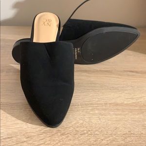 Pointy toe Slide